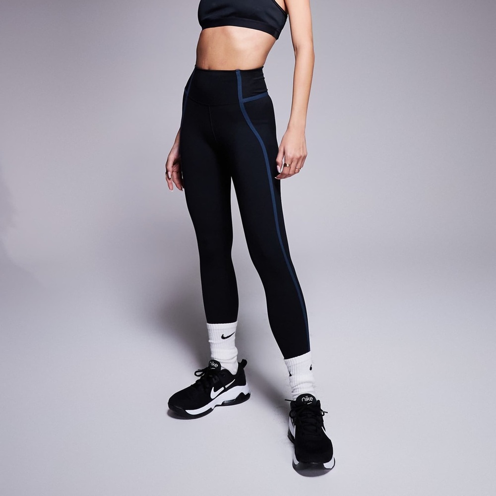 NWT Nike Training Leggings